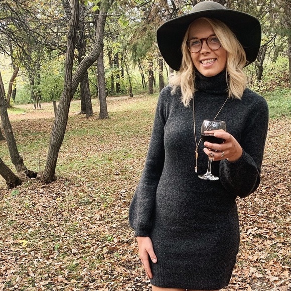 Meet your Posher, Haley - Picture 1 of 1